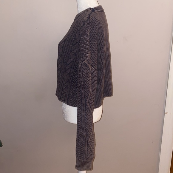 Akaiv Mineral Wash Cable Knit Cropped Sweater - Picture 5 of 14